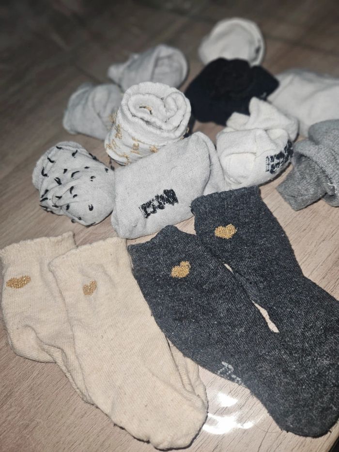 🧦 Lot 13 paires chaussettes & socquettes bébé fille - Pointure 19-22 - Kiabi - photo numéro 2