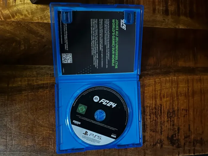 Jeux FC 24 PS5 comme neuf - photo numéro 2