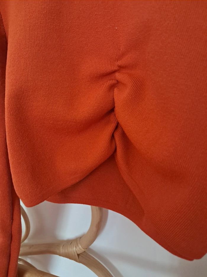 Pull court corail Zara S 36 parfait état - photo numéro 4