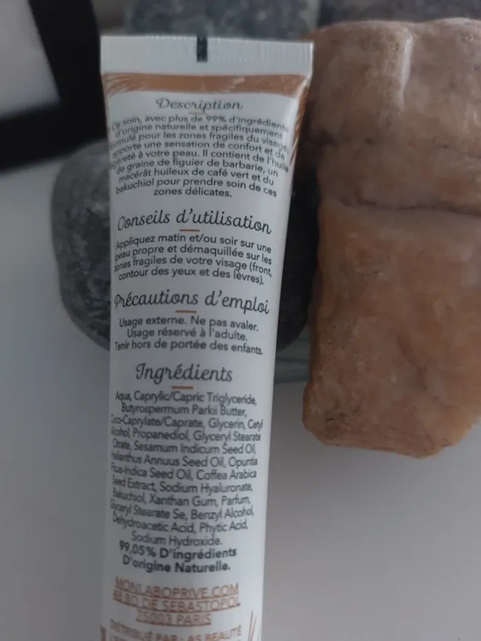 Soin visage zones fragiles - photo numéro 3