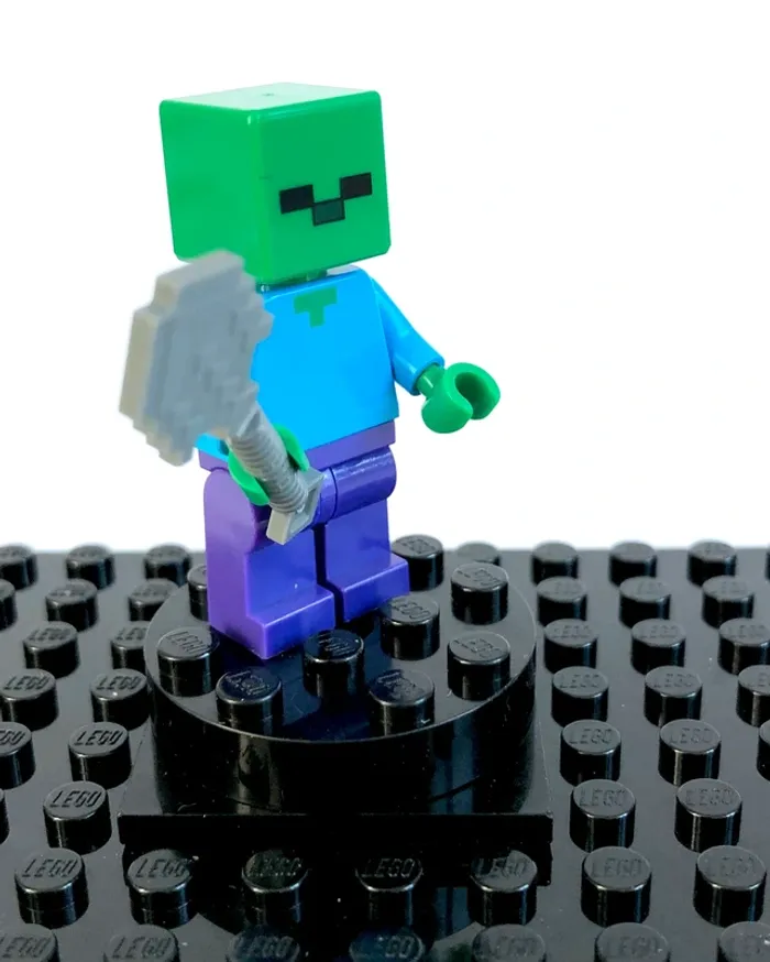 LEGO Minecraft - Zombie, dark purple legs - photo numéro 6