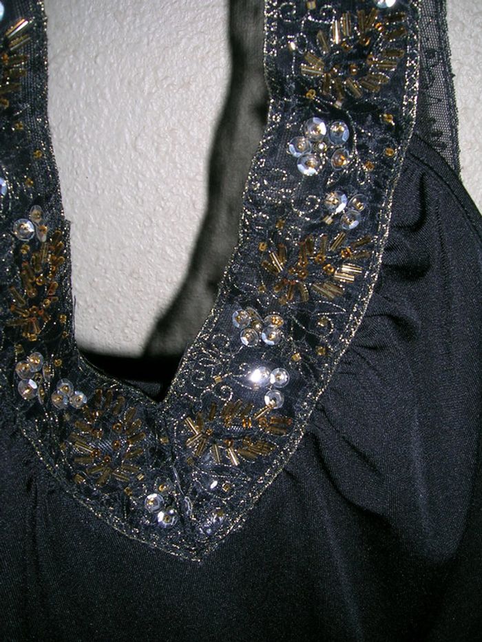 haut asymétrique noir col et bretelles avec sequins "MIM " Taille 3 - photo numéro 4