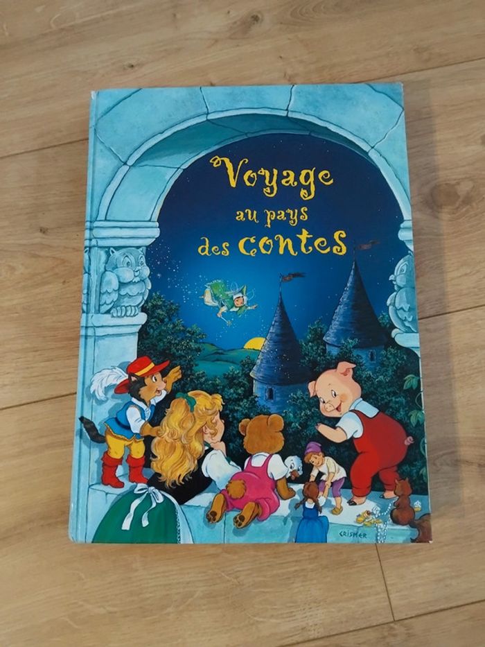 Livre voyage au pays des contes