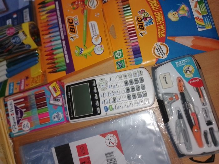 Gros lot fournitures scolaires collegien neuf - photo numéro 9