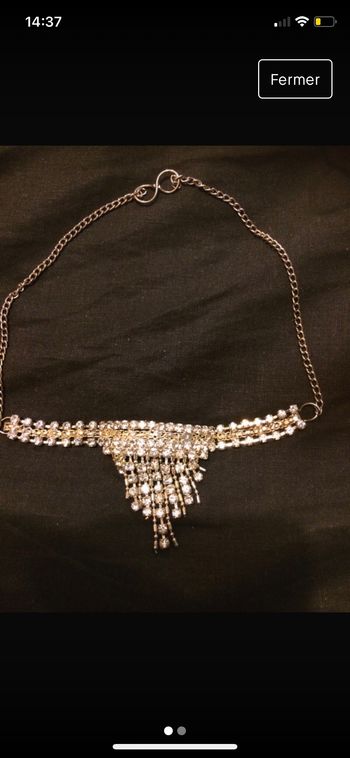 Magnifique collier de soirée argenté tres Bon etat