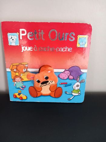 Livre petit ours joue à cache-cache