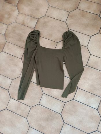 Haut court manche bouffantes