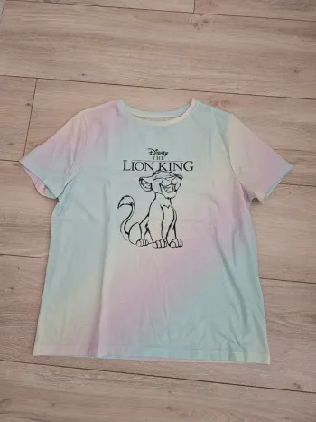 Tee-shirt disney roi lion simba arc en ciel