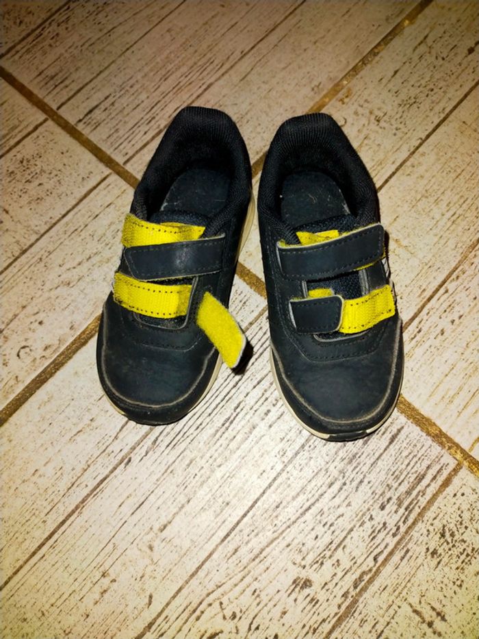 Basket adidas taille 24 - photo numéro 2