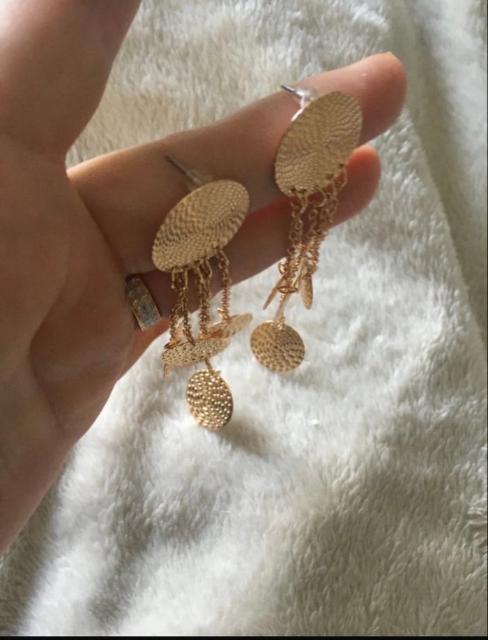 Boucles d’oreilles pendantes NEUVES pour femme couleur doré - photo numéro 7