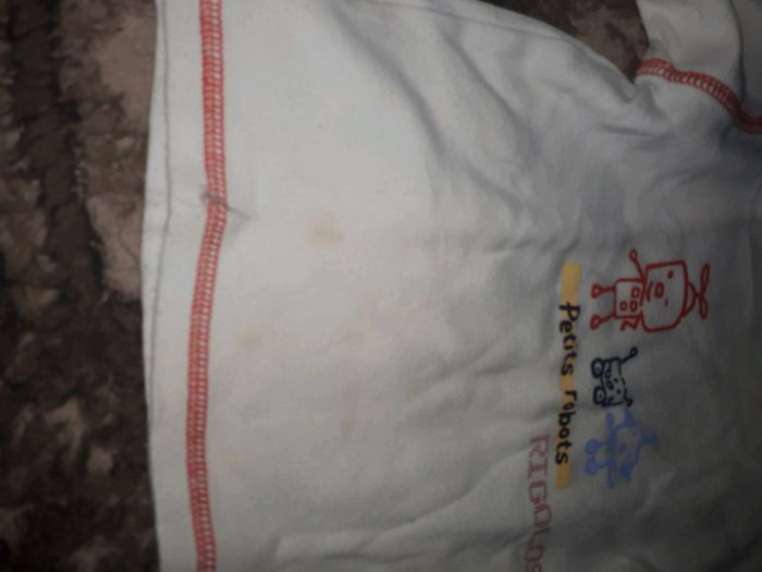 T-shirt taille 24 mois - photo numéro 2