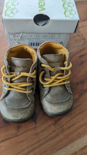 Chaussures Vertbaudet taille 19