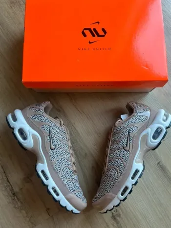 Nike Air Max Plus United 44