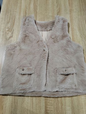 Gilet sans manches en fausse fourrure beige – Ultra Doux