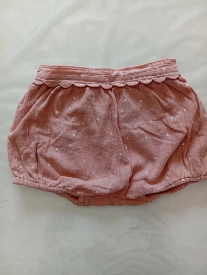 Short fille