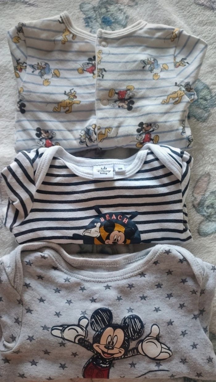 Lot 1 pyjama léger + 2 bodys