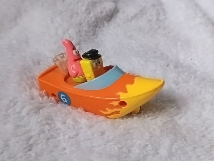 Figurine bob eponge et Patrick bateau Macdonald 2010 viacom