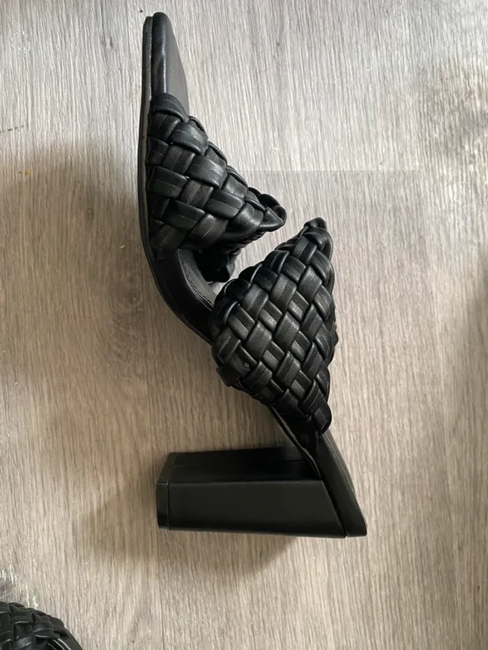 Très jolies mule à talons 37 - photo numéro 2