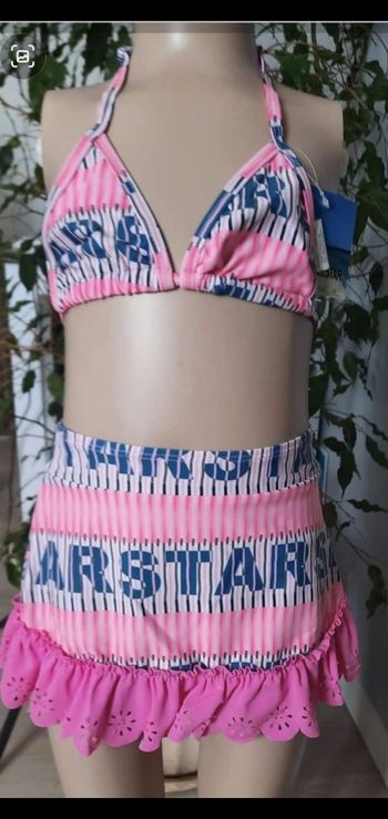 Maillot de bain neuf 3 pièces taille 3.4ans