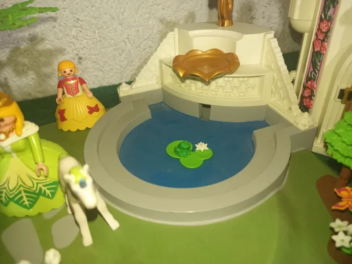 Lot princesses playmobil (fontaine 4137, château transportable 5419, - photo numéro 12