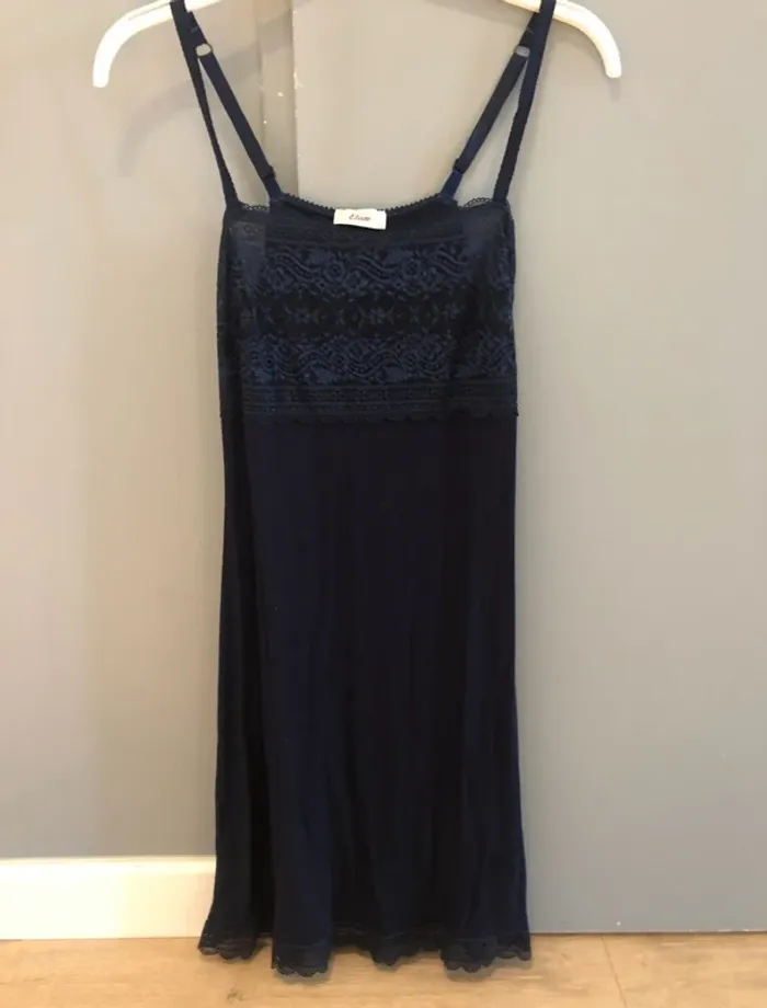 Nuisette bleue marine avec dentelle Etam lingerie taille S en TBE