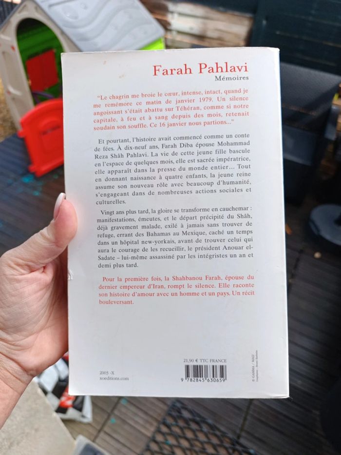 Mémoires de Farah Pahlavi - photo numéro 2