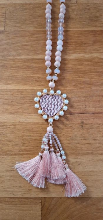 Grand collier sautoir perles et cœur rose