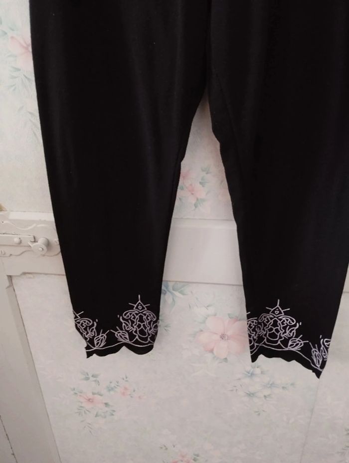 Legging noir motif blanc taille 46 - photo numéro 3