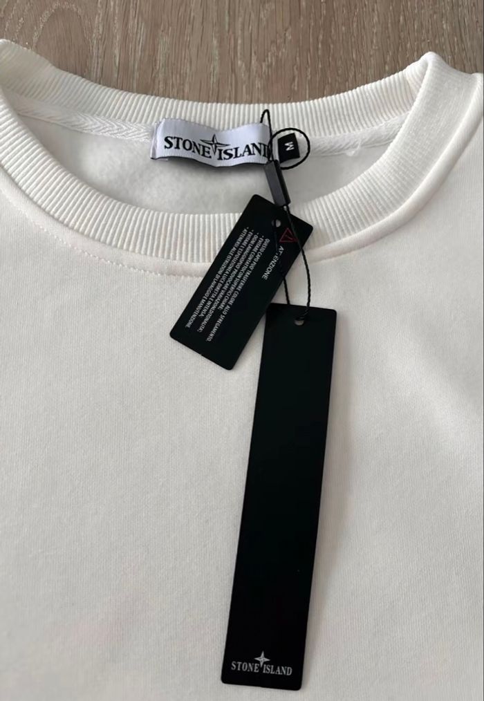 Pull stone island blanc taille M - photo numéro 2