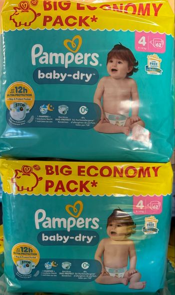 2 paquets de couches Pampers taille 4