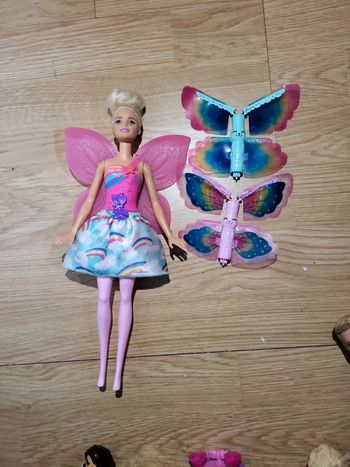 Barbie, ailes de papillons