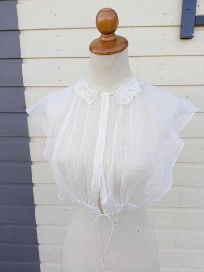 Ancien plastron, devantier en tulle et dentelle