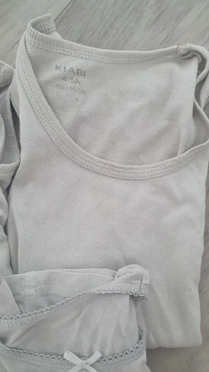 Lot de 3 maillots de corps blanc kiabi 4 ans - photo numéro 3