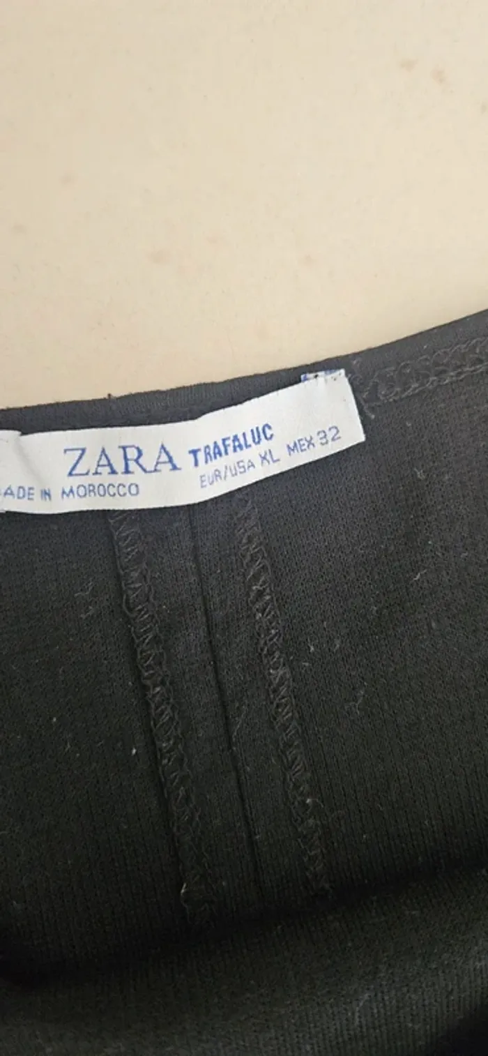 Robe noire zara taille 42 - photo numéro 2