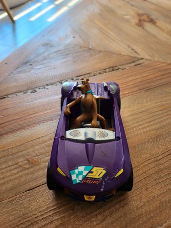 Voiture scooby doo en très bon état
