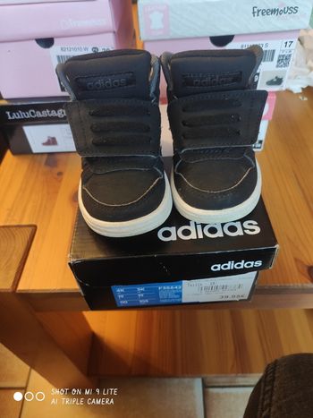 Basket adidas taille 19