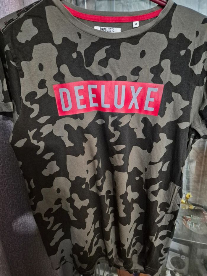 Tee-shirt deeluxe