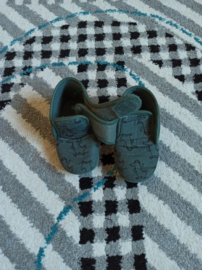 Pantoufles à scratch - Taille 21/22 - photo numéro 2