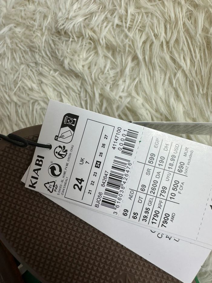 Paire de sandales vertes Kiabi taille 24 - photo numéro 5