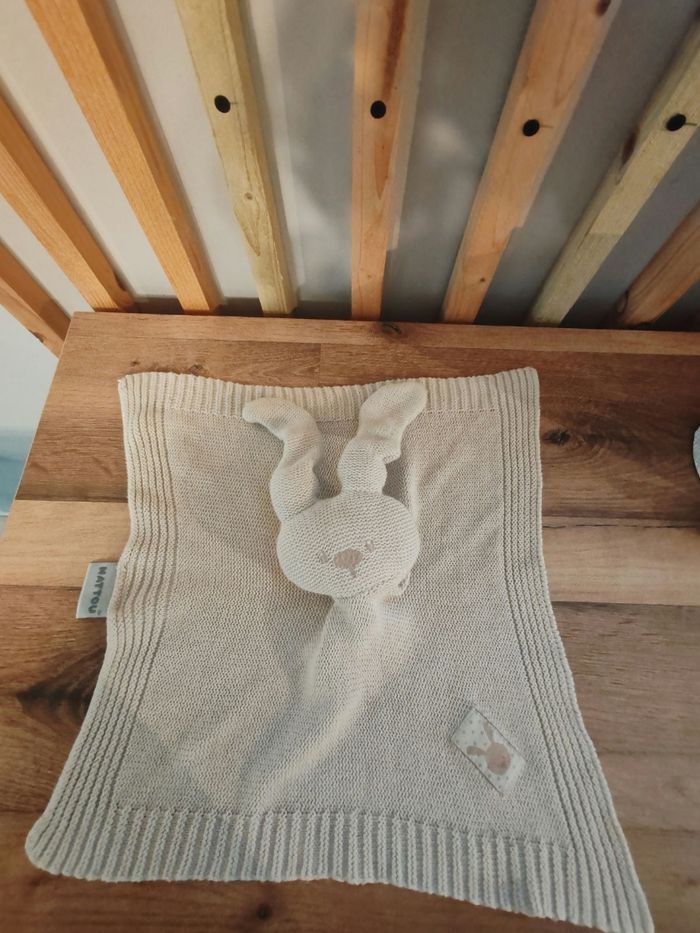 Lapin tricot maille beige nattou