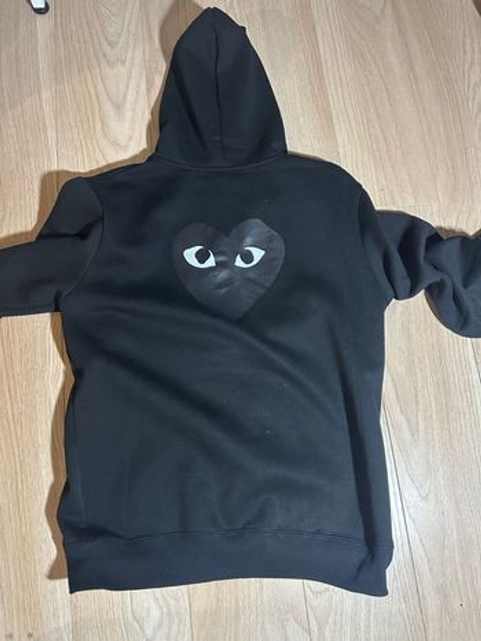 Sweat à capuche Comme des Garçons PLAY 🖤 - photo numéro 3