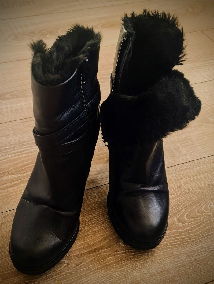 P. 37 - Superbes bottines compensées ALPE en cuir noir, hiver chic - photo numéro 3