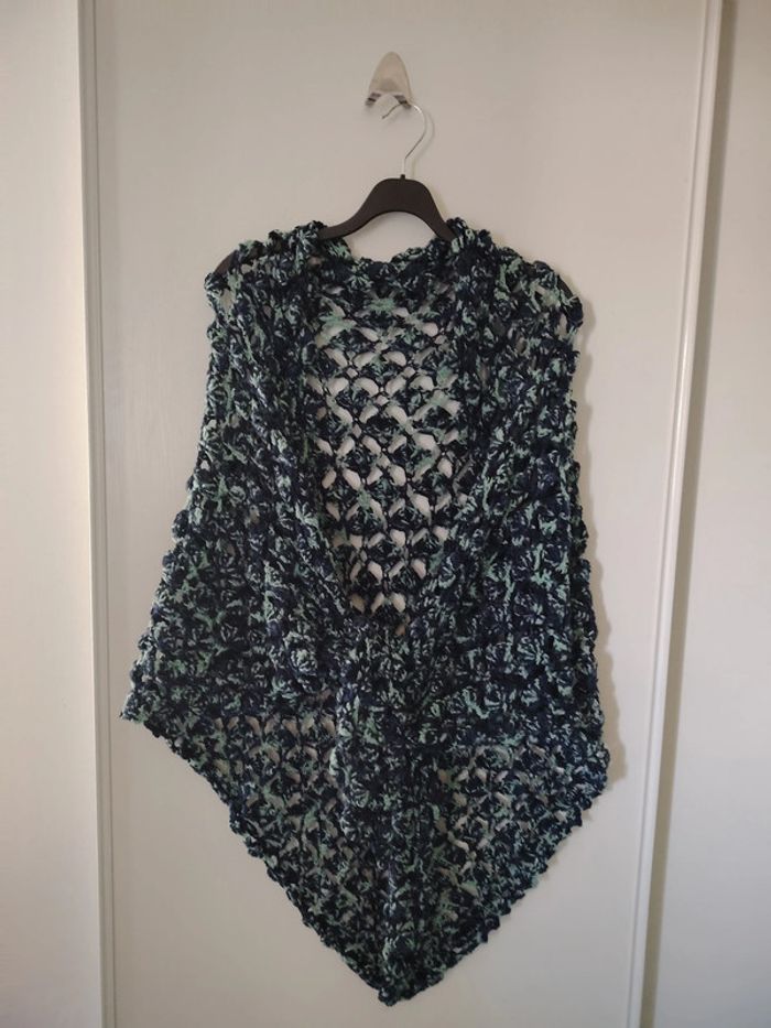 Châle marine et menthe fait main