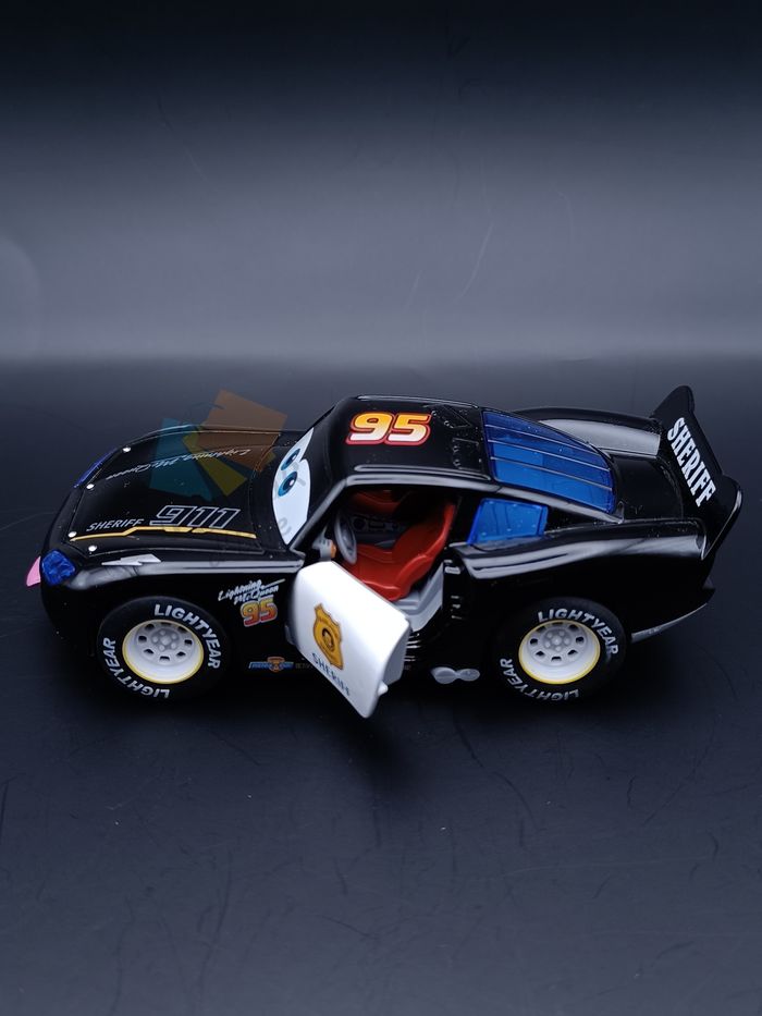 Voiture Cars Flash McQueen - photo numéro 2