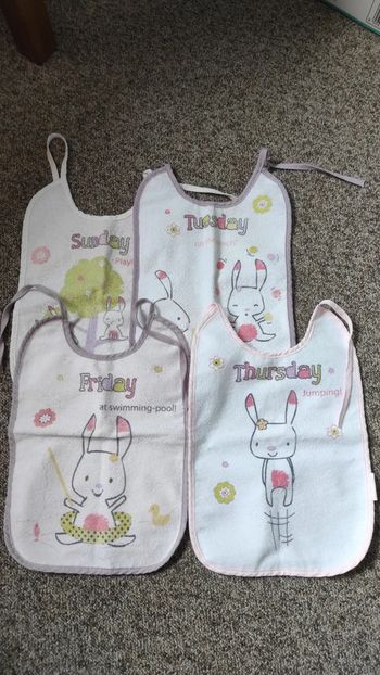 Lot 4 bavoirs imperméables