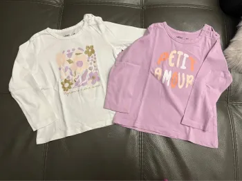 Lot 2 t shirt taille 24 mois