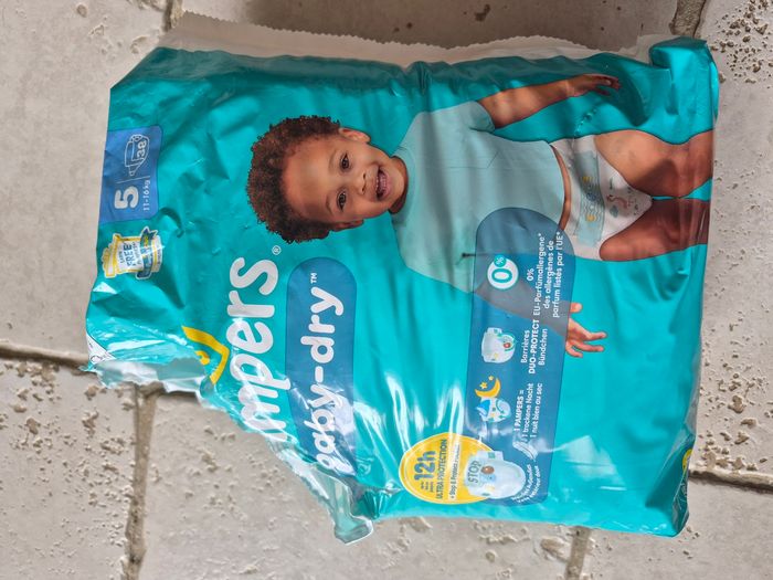 Couches Pampers - photo numéro 2