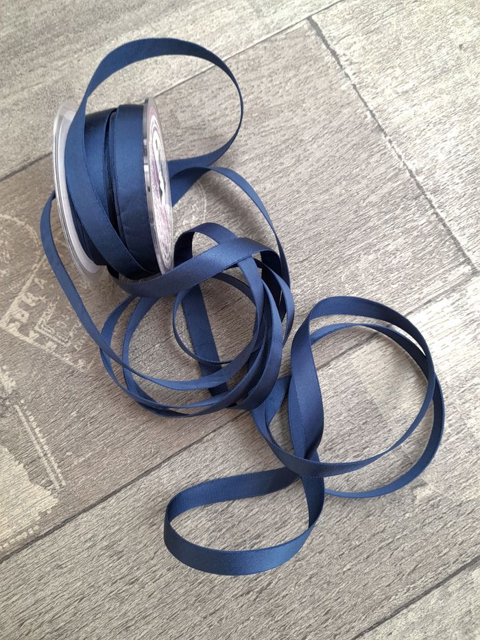 Ruban satin avec surpiqures, bleu marine - photo numéro 3