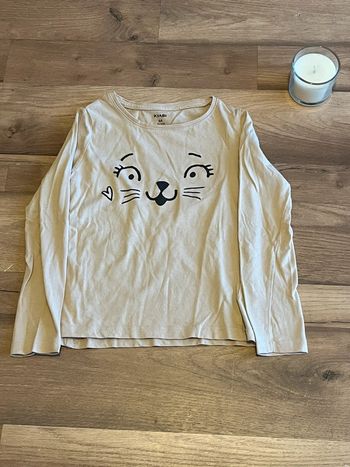 Je vend un haut manche longue fille taille 6 ans 114-119 cm très bon état