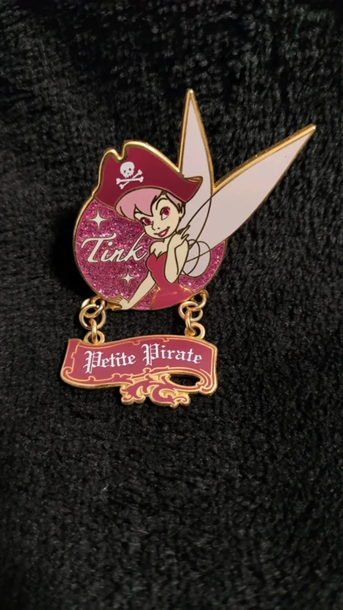 Pin's Disney clochette pirate